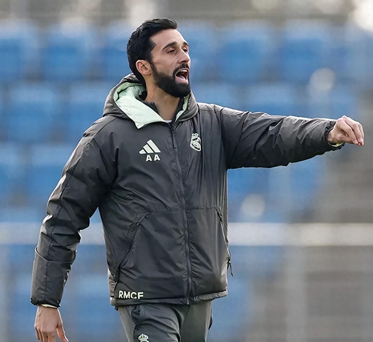 阿韦洛亚：穆里尼奥对我的影响很大，但我若效仿他将必败